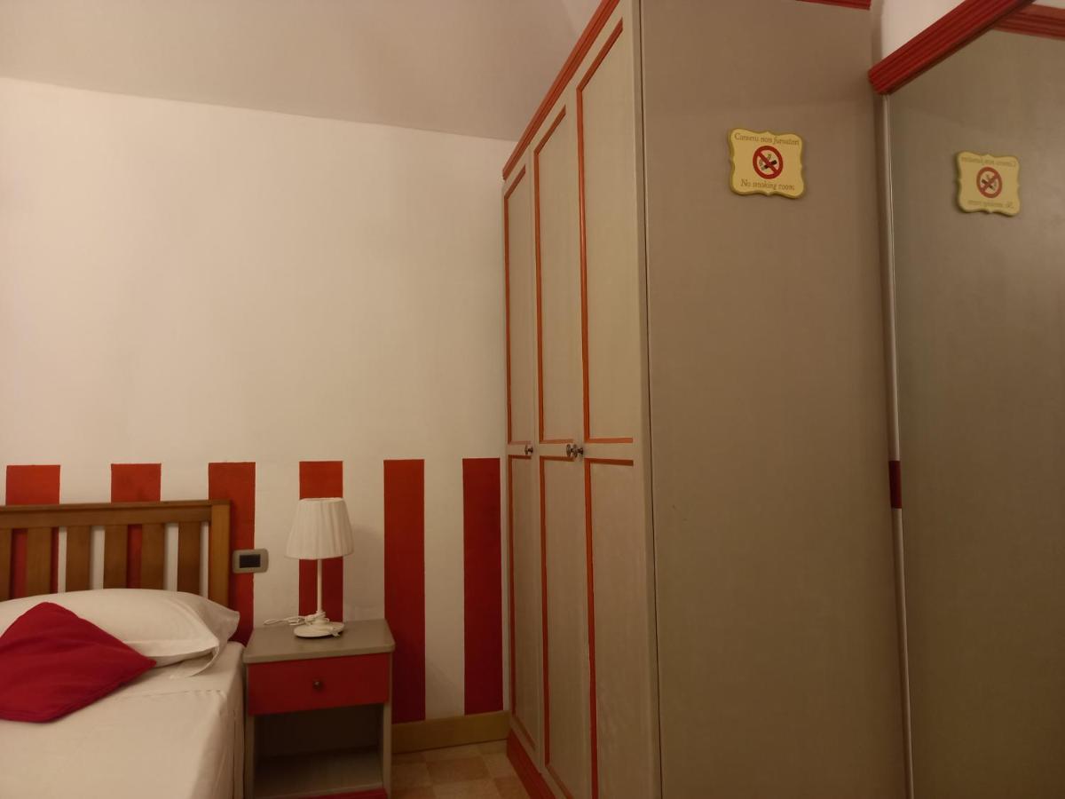 Residenza D'Epoca Locanda Del Cigno Nero サントルチェーゼ エクステリア 写真