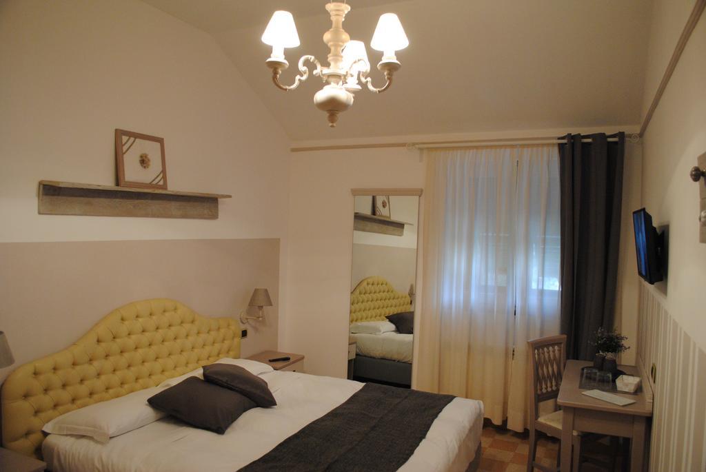 Residenza D'Epoca Locanda Del Cigno Nero サントルチェーゼ エクステリア 写真